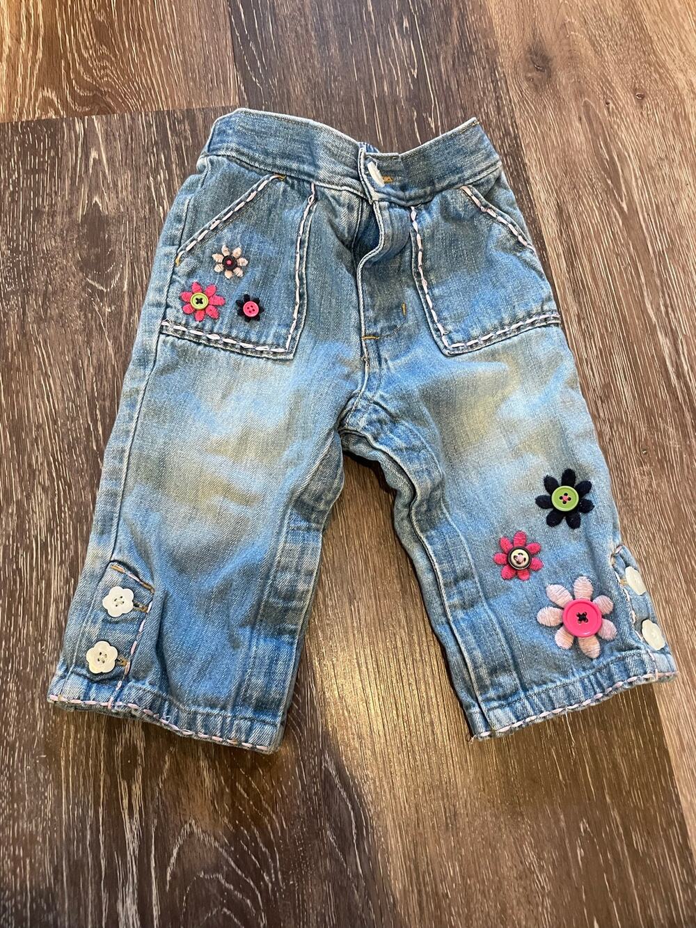 baby gap flower embroidered light wash jeans with buttons